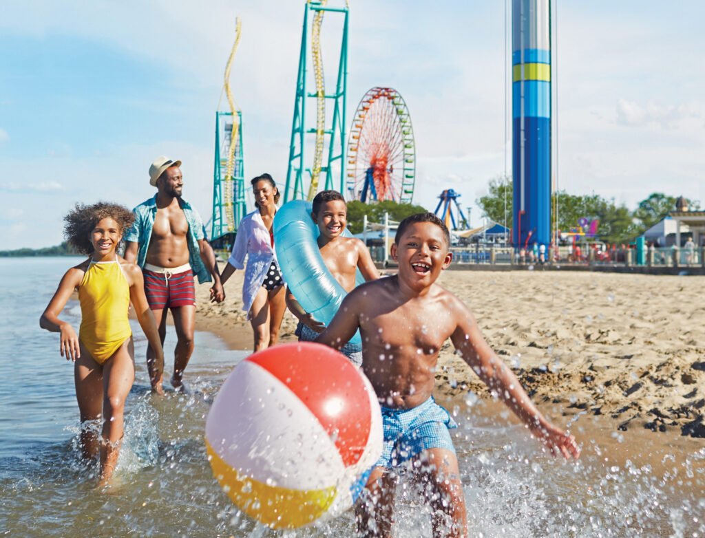 Photo, Family playing in the water Cedar Point Amusement Park, Sandusky, Ohio.